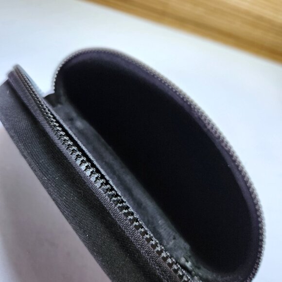 Maui Jim Sport Semi Hard Clamshell Sunglass Case Zipper Close with Clip Black - Picture 9 of 9